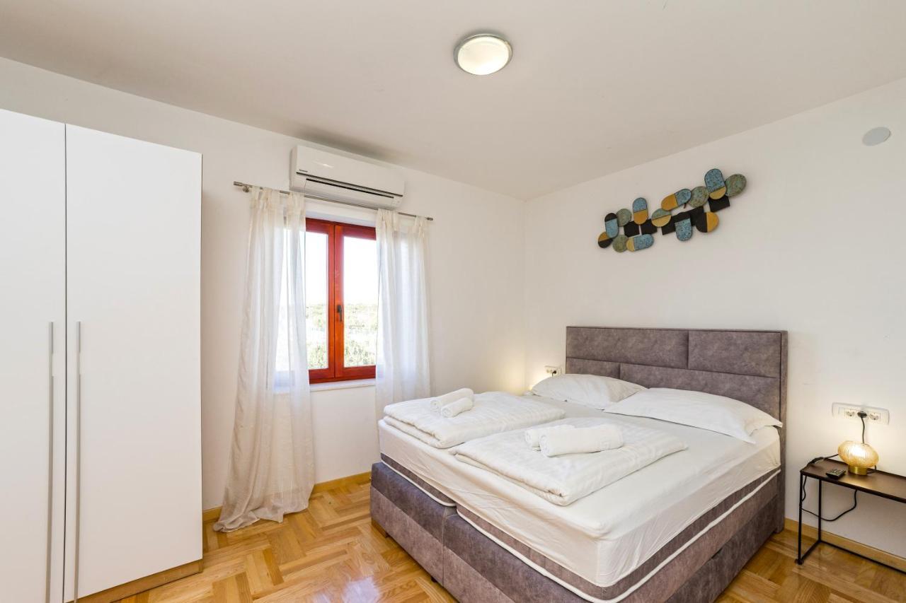 סבטי פיליפ אי ג'קוב Villa Slavica מראה חיצוני תמונה